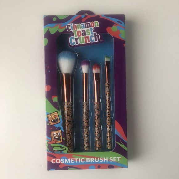 Cinnamon Toast Crunch Set: Eyeshadow Palette, Makeup Brushes, & Cosmetic Bag - Picture 9 of 11